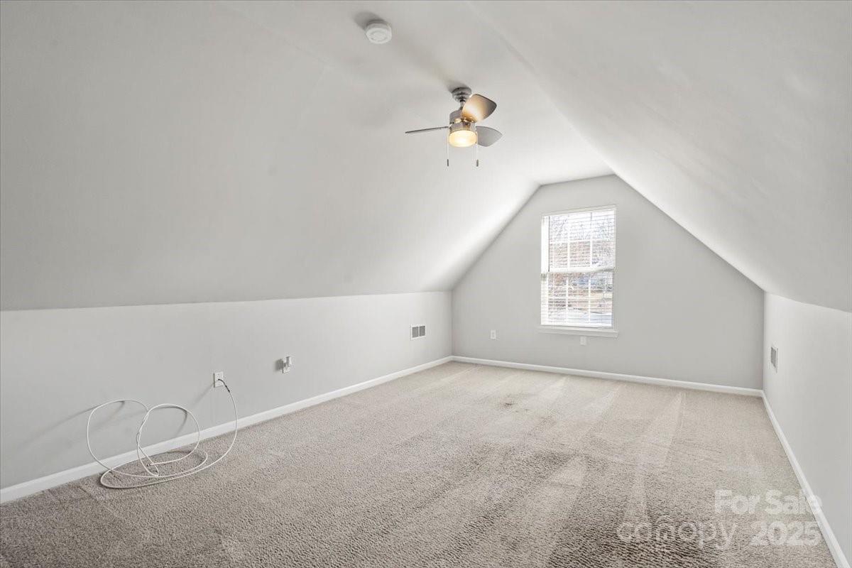 2203 Oakhurst Court