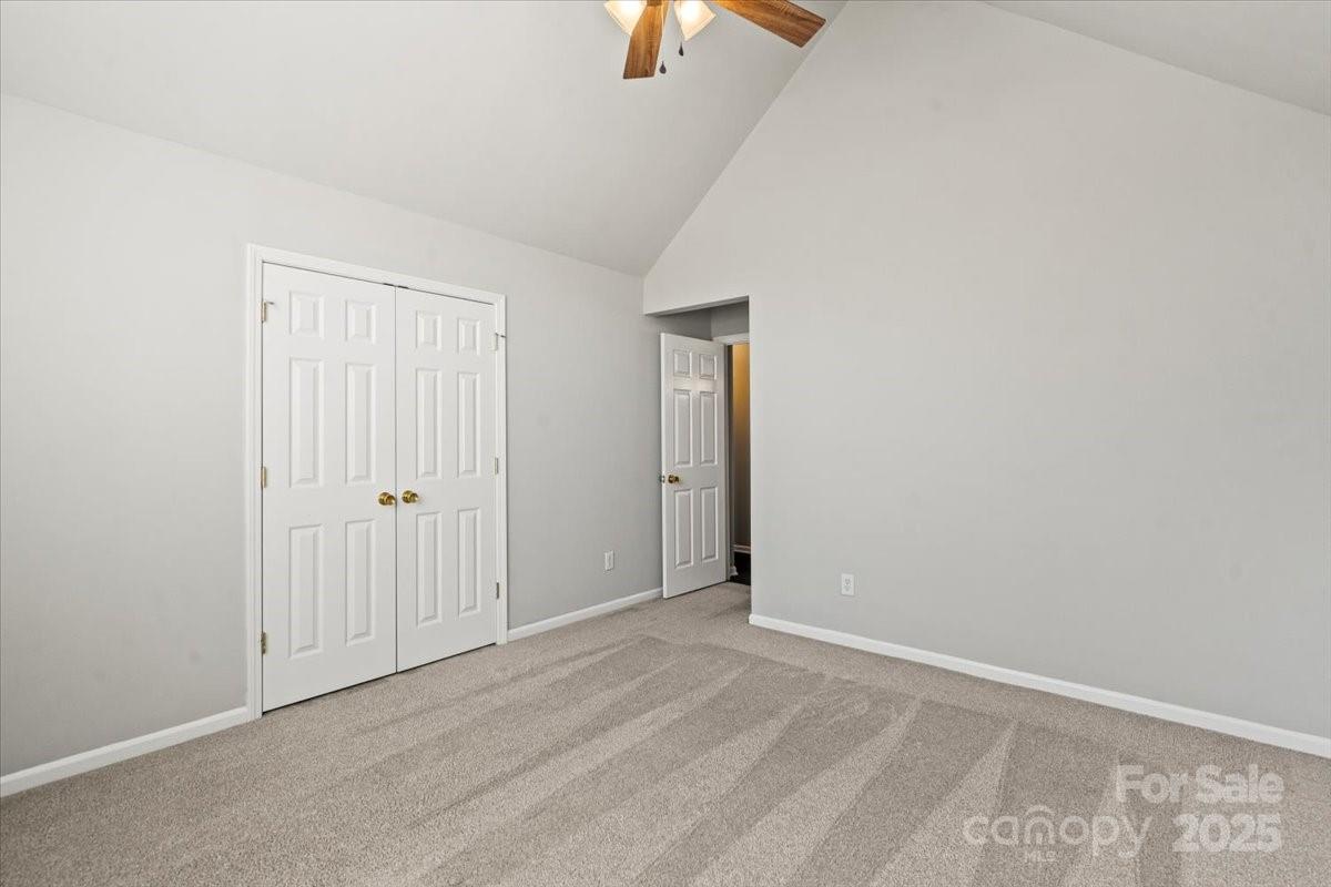 2203 Oakhurst Court