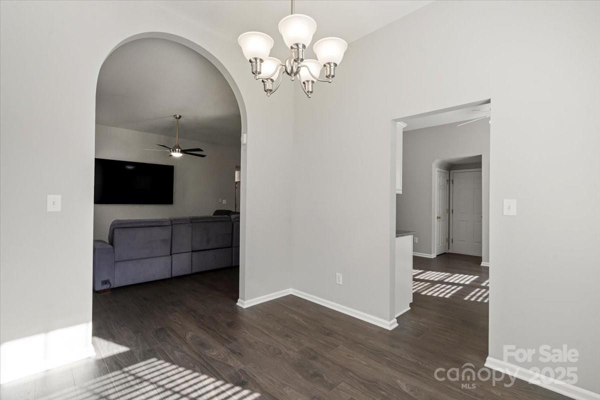2203 Oakhurst Court