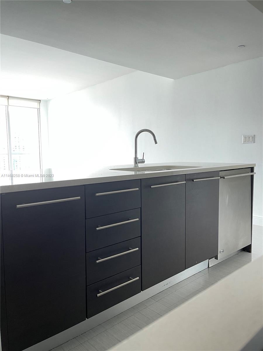 500 Brickell Ave # 3203