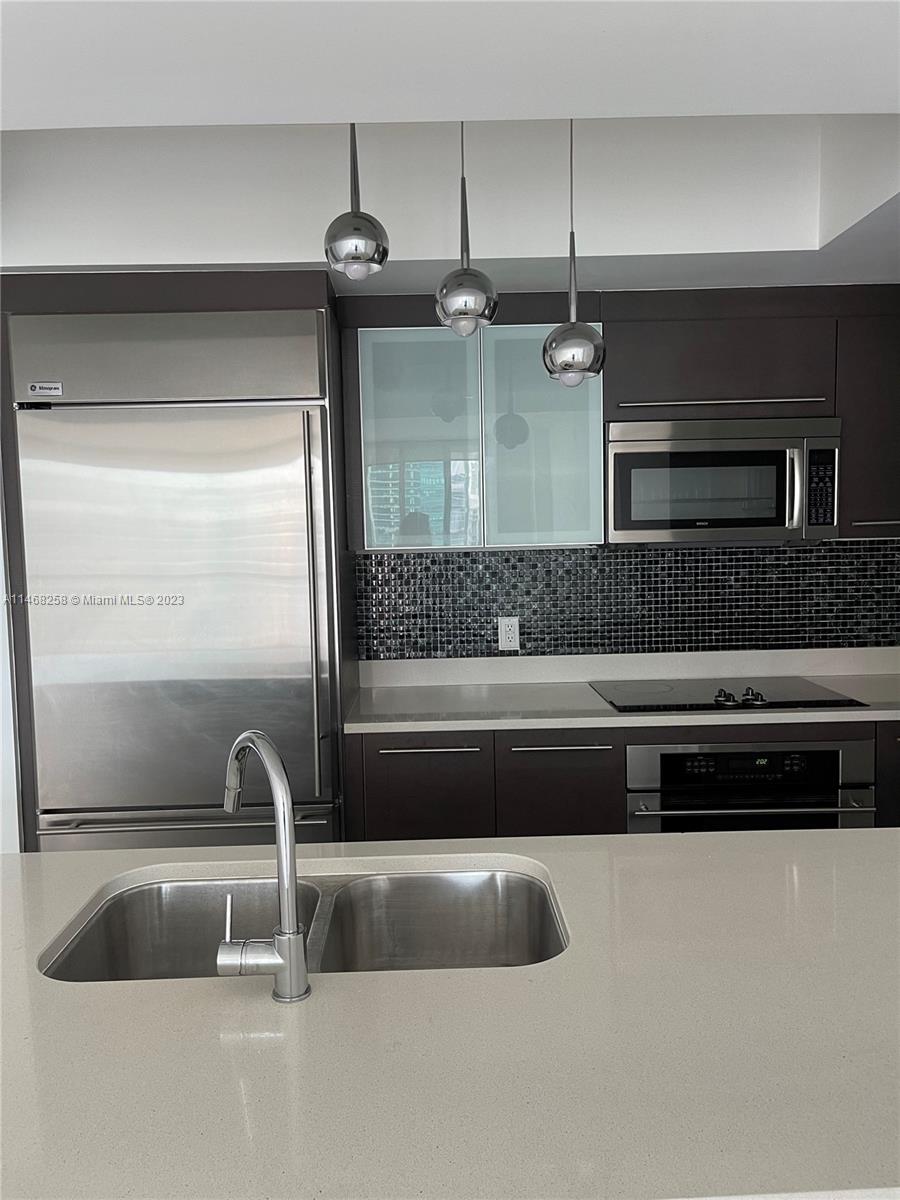 500 Brickell Ave # 3203