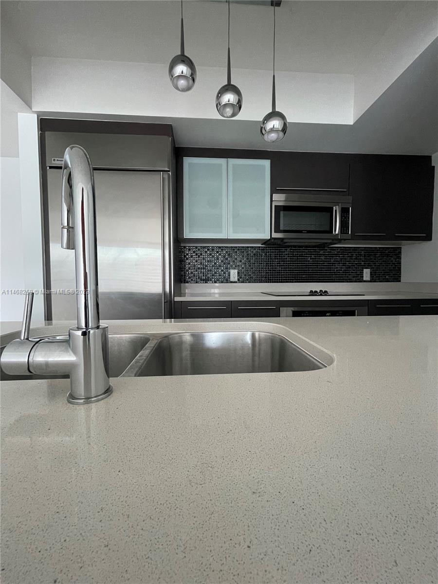 500 Brickell Ave # 3203