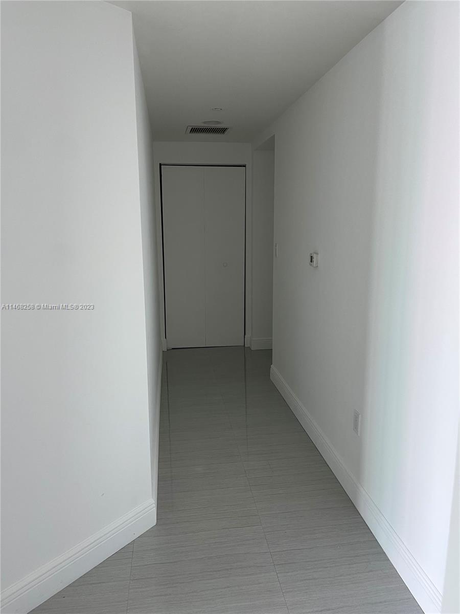 500 Brickell Ave # 3203