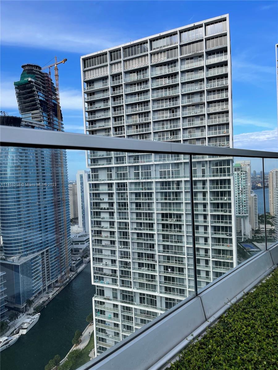 500 Brickell Ave # 3203