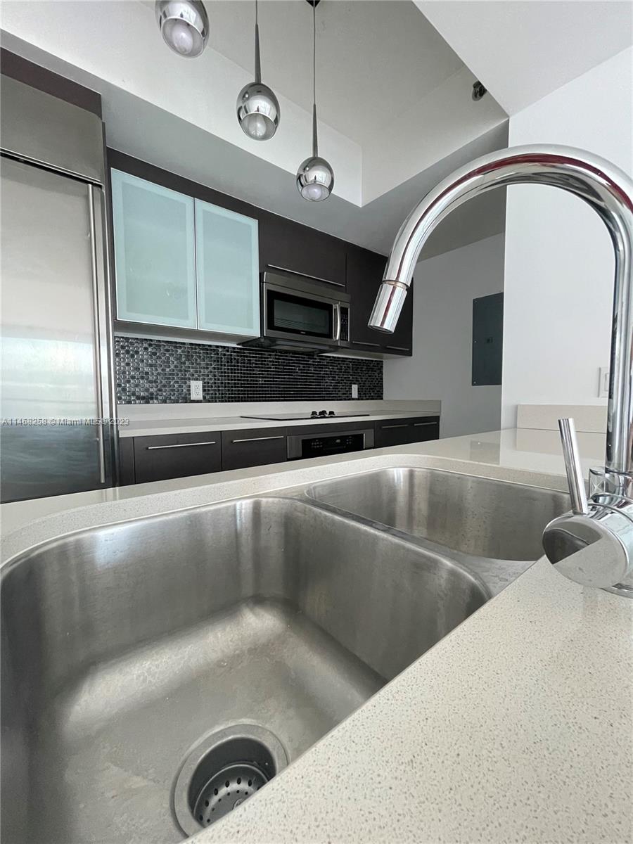 500 Brickell Ave # 3203