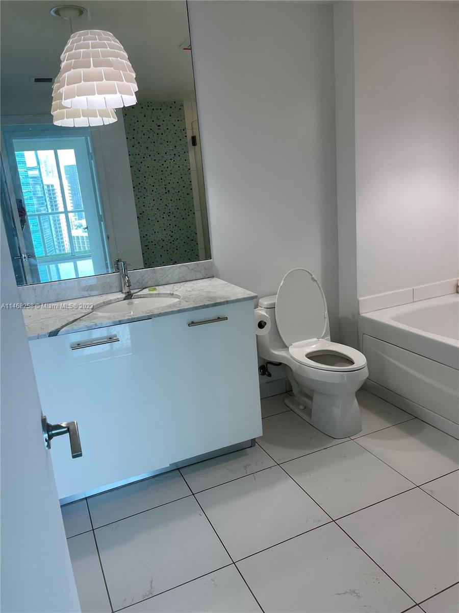 500 Brickell Ave # 3203