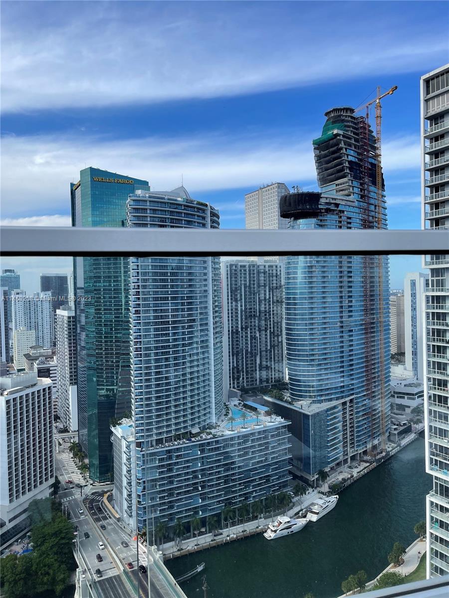 500 Brickell Ave # 3203