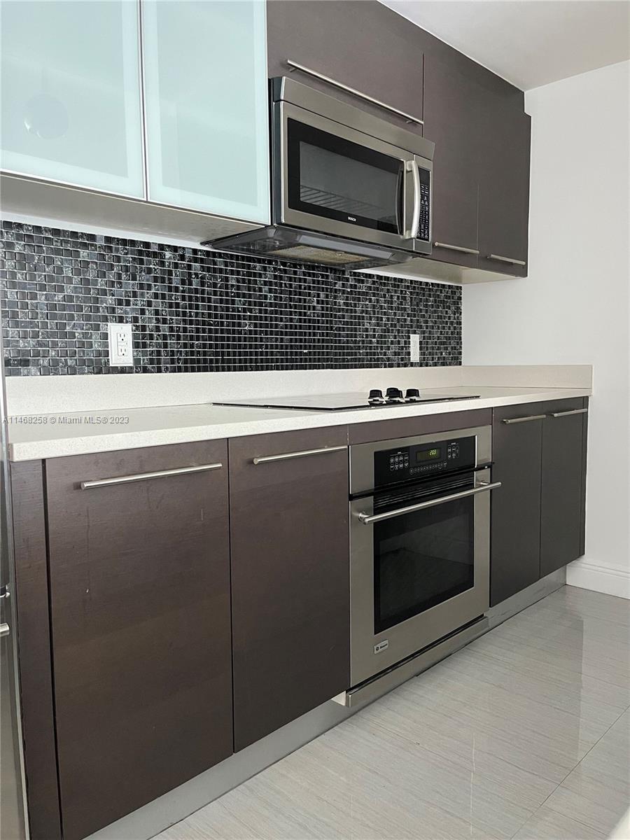 500 Brickell Ave # 3203