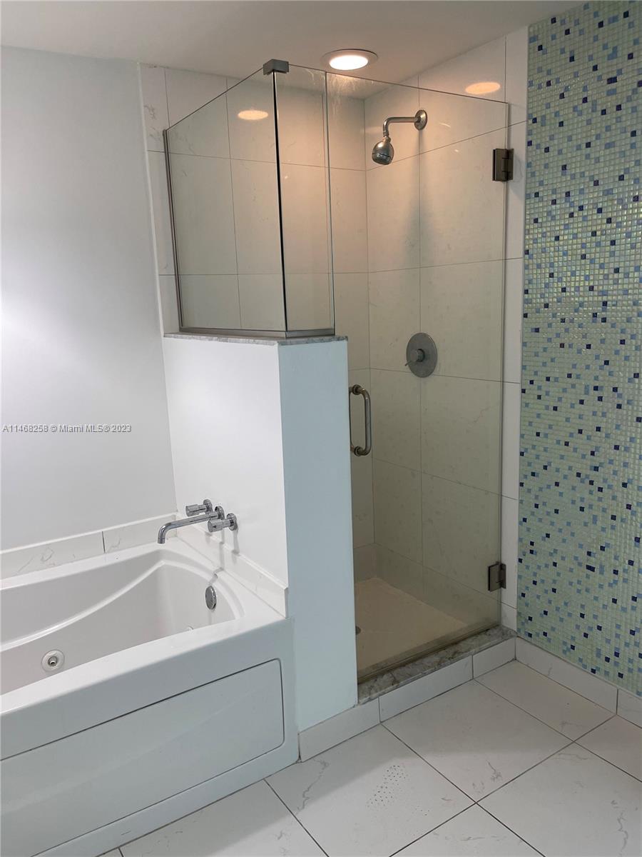 500 Brickell Ave # 3203