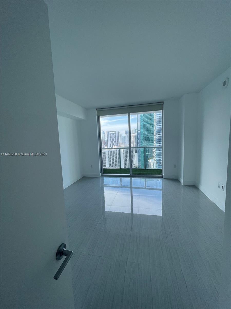 500 Brickell Ave # 3203