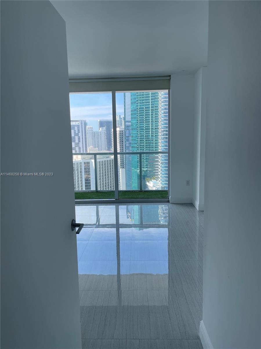 500 Brickell Ave # 3203