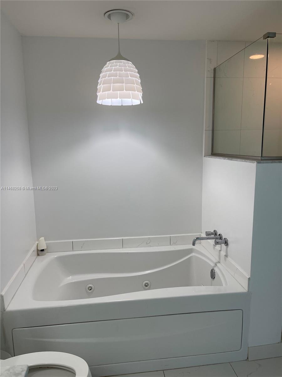 500 Brickell Ave # 3203