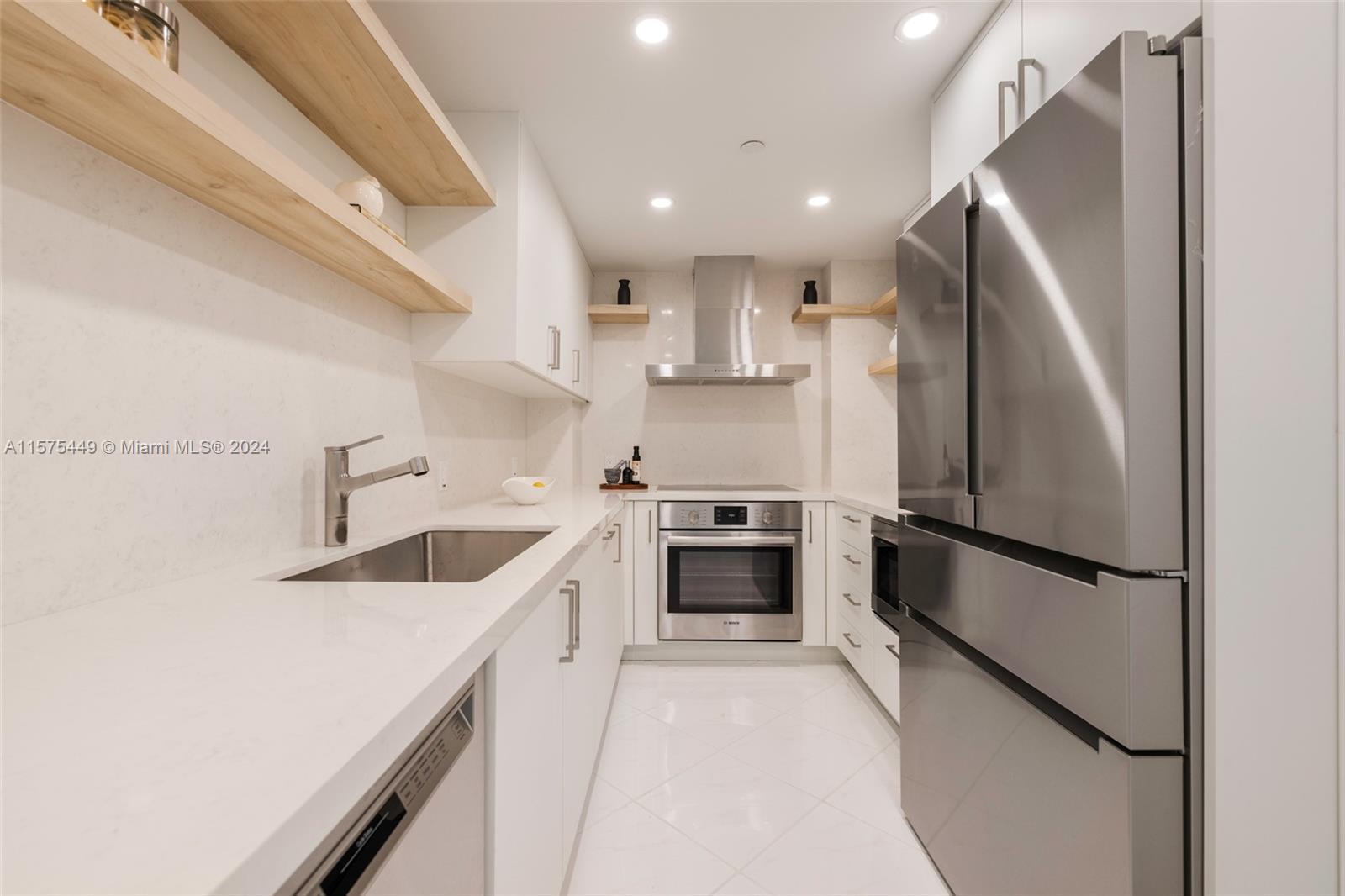 90 Edgewater Dr # 715