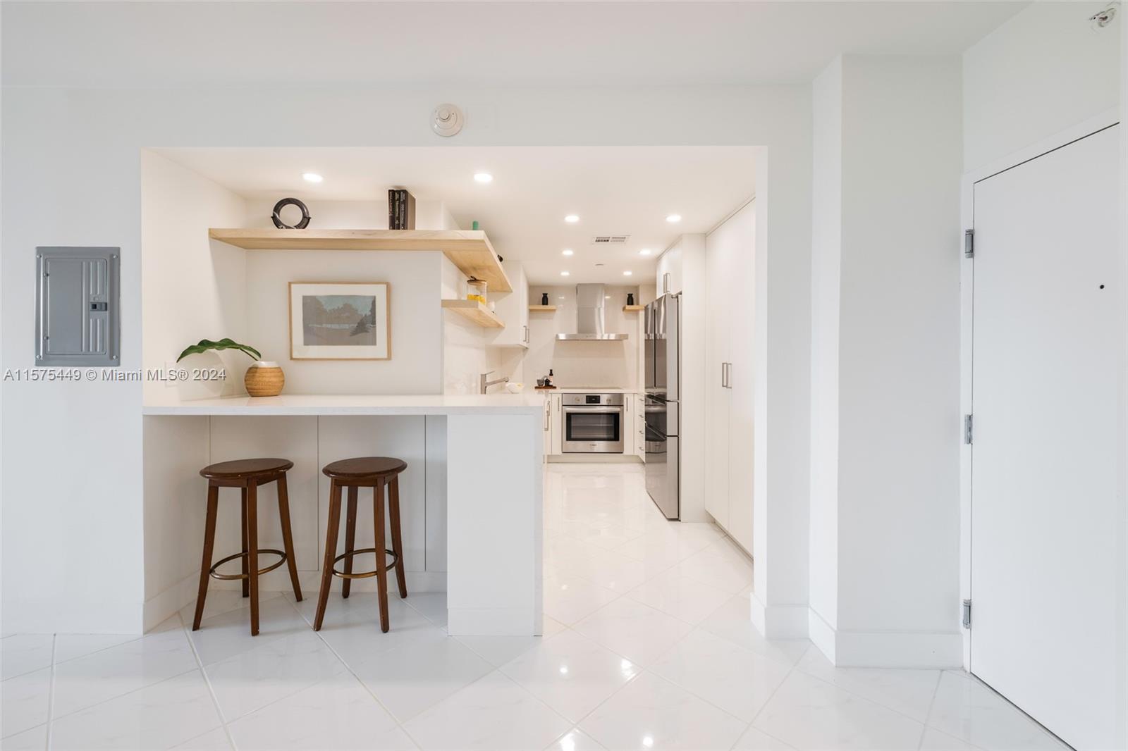 90 Edgewater Dr # 715