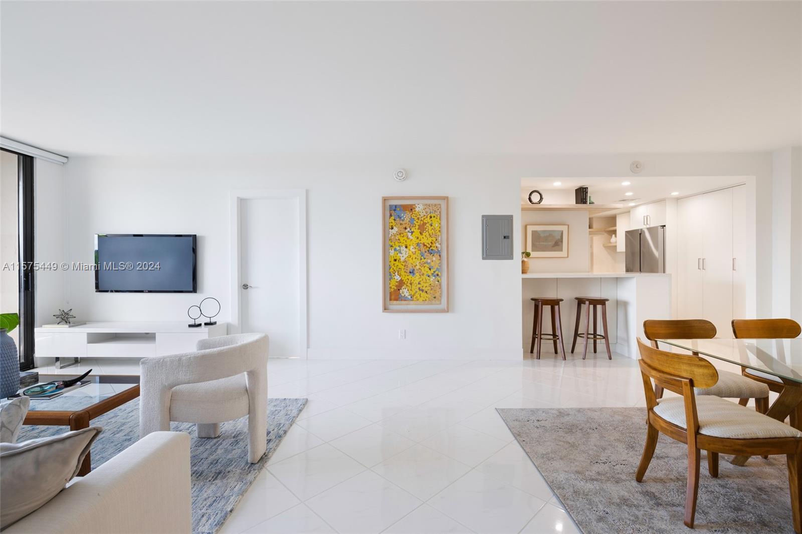 90 Edgewater Dr # 715
