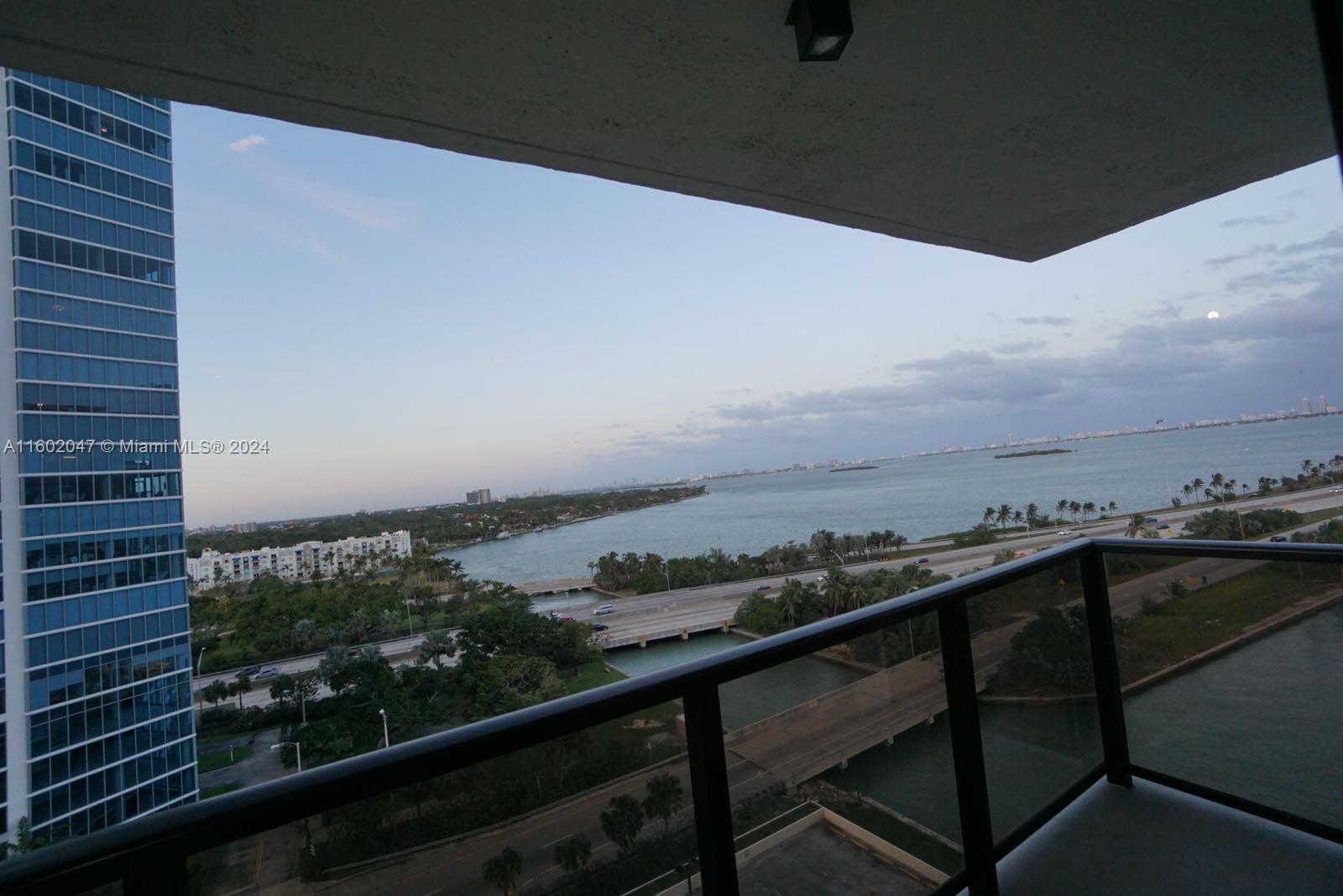 600 NE 36th St # 1214