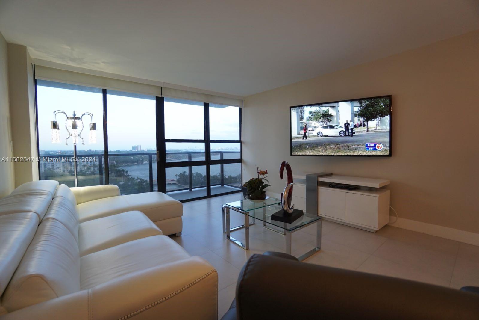 600 NE 36th St # 1214