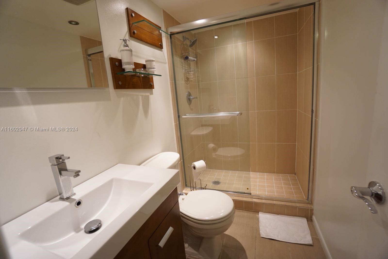 600 NE 36th St # 1214