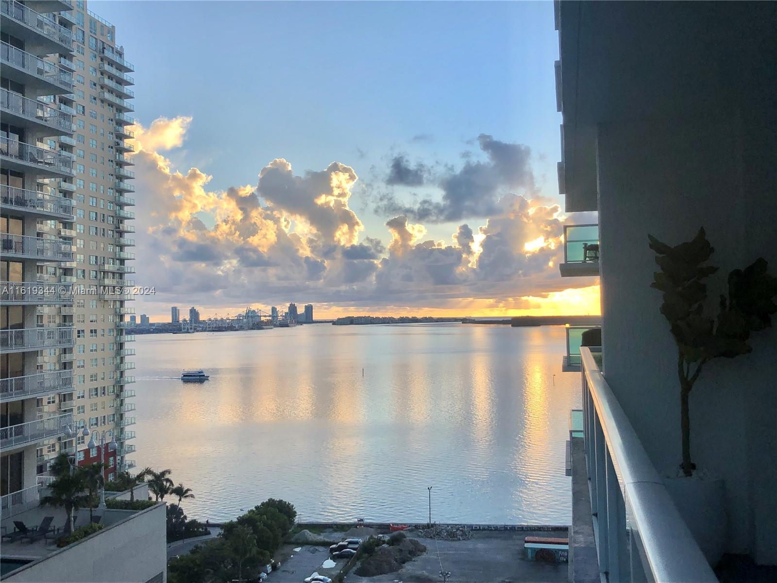 186 SE 12th Ter # 1507