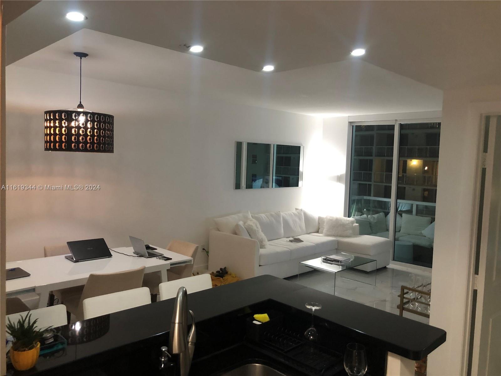 186 SE 12th Ter # 1507