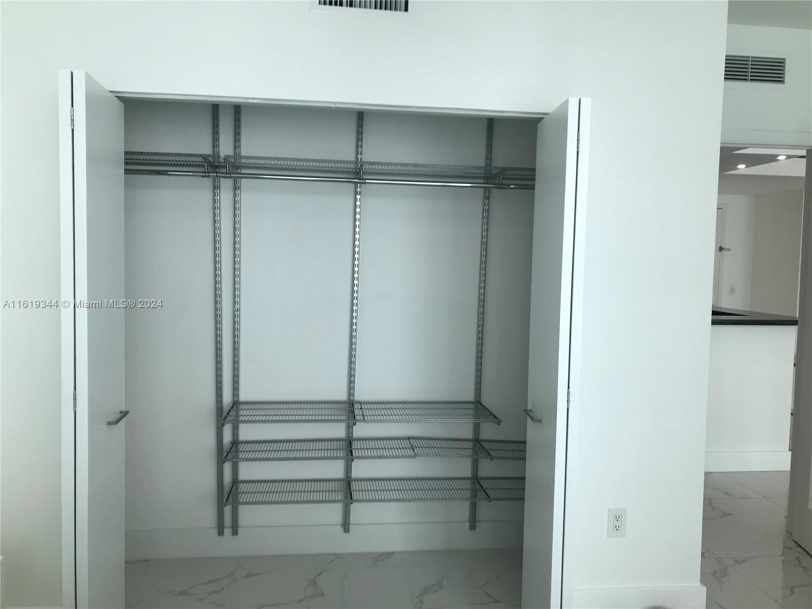 186 SE 12th Ter # 1507