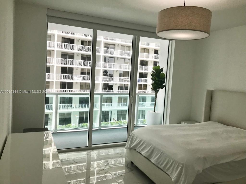 186 SE 12th Ter # 1507