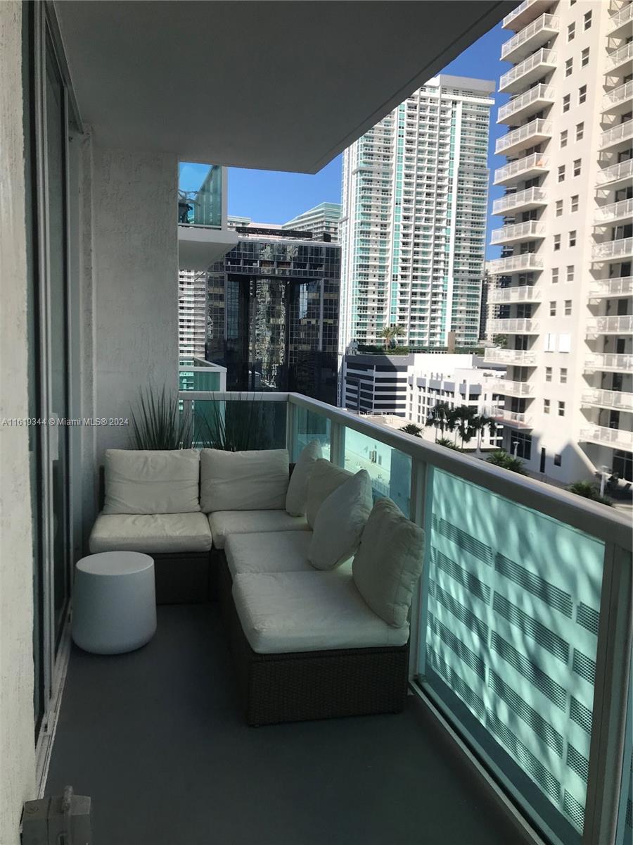 186 SE 12th Ter # 1507