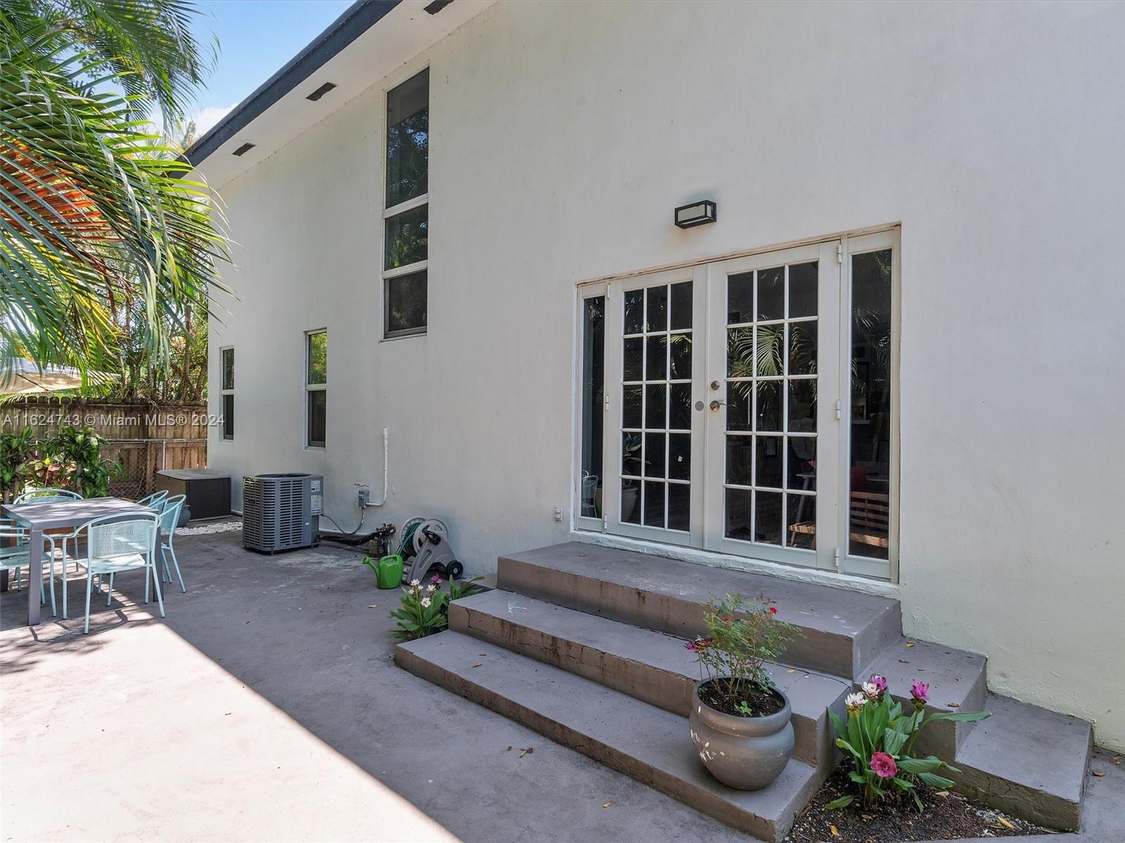 1823 SW 18th Ave