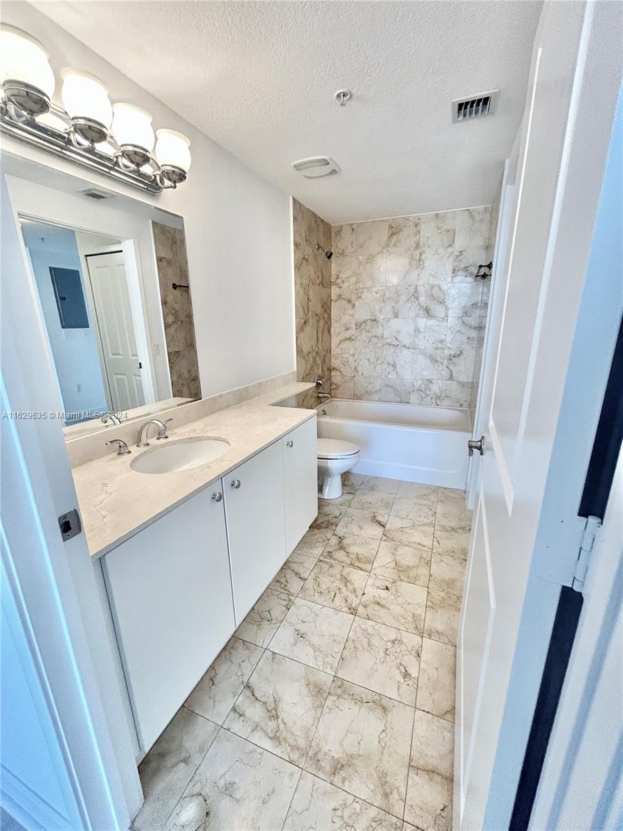 170 SE 14th St # 3006