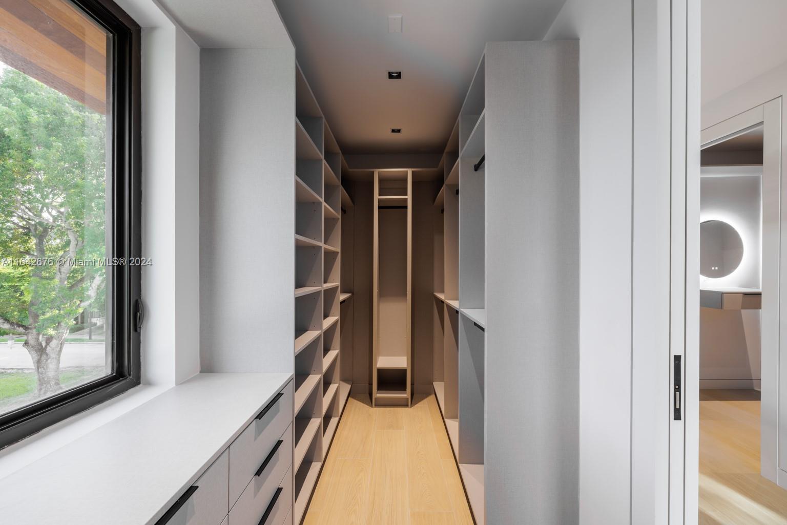 5550 SW 74th St