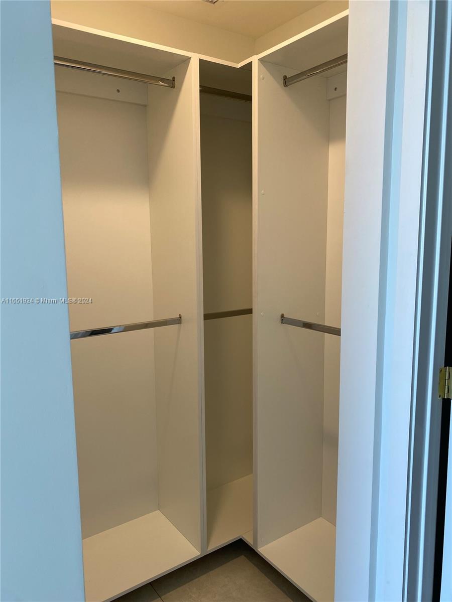 2678 Tigertail Ave # 512