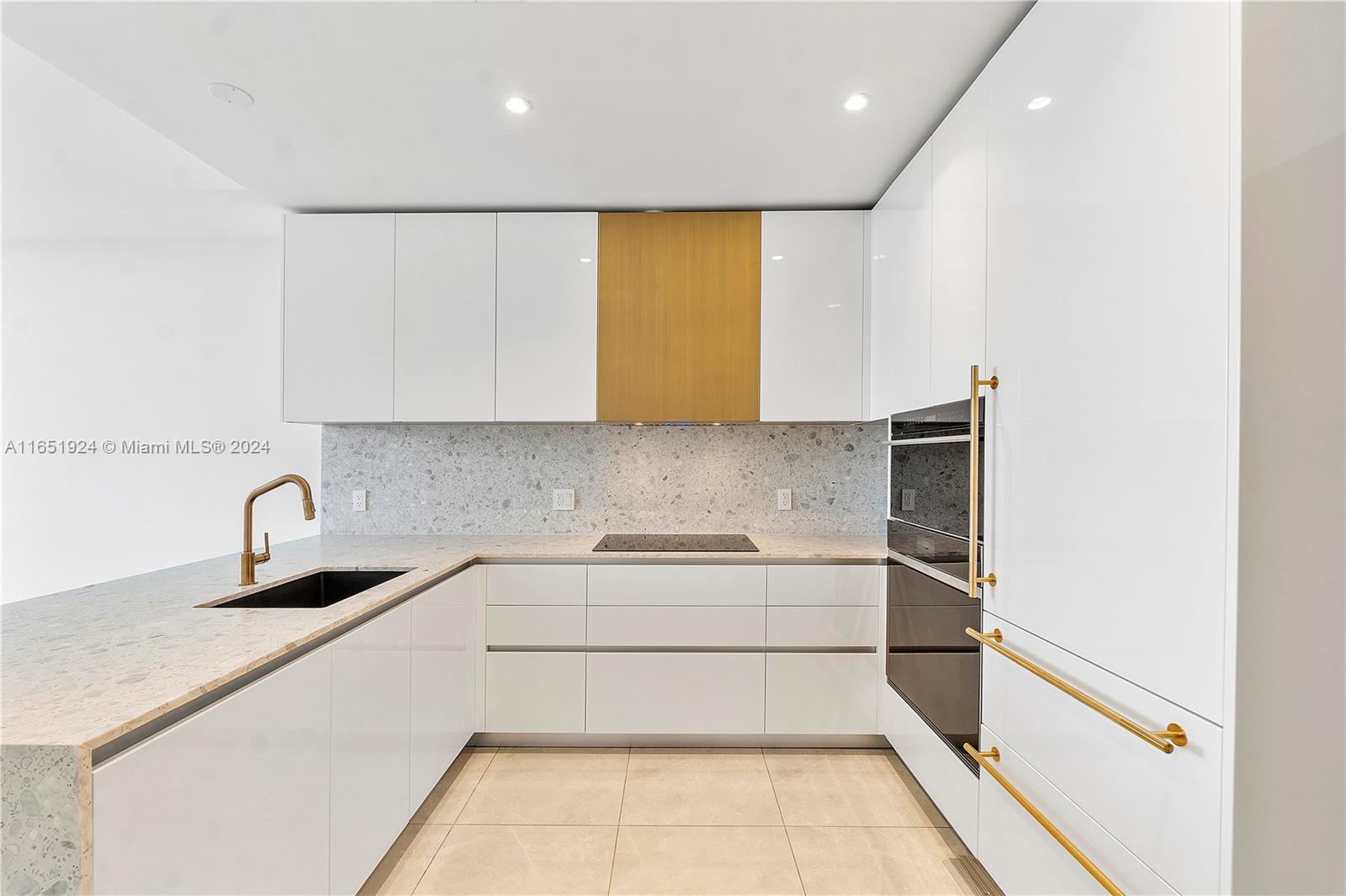 2678 Tigertail Ave # 512