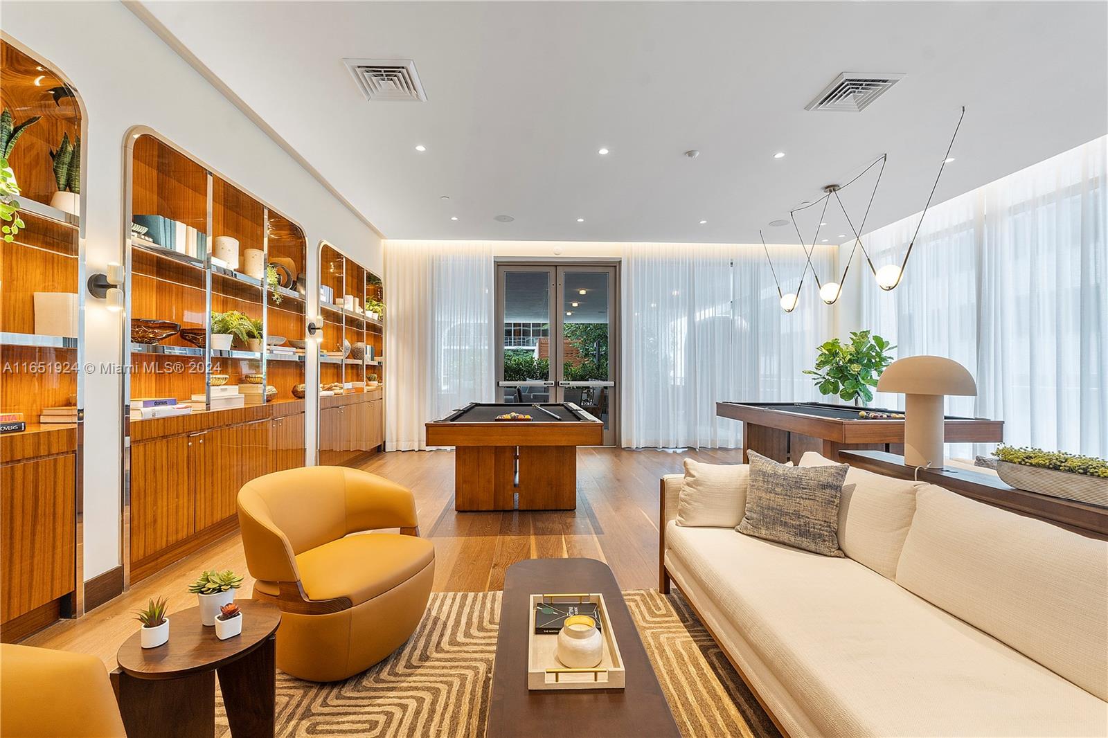 2678 Tigertail Ave # 512