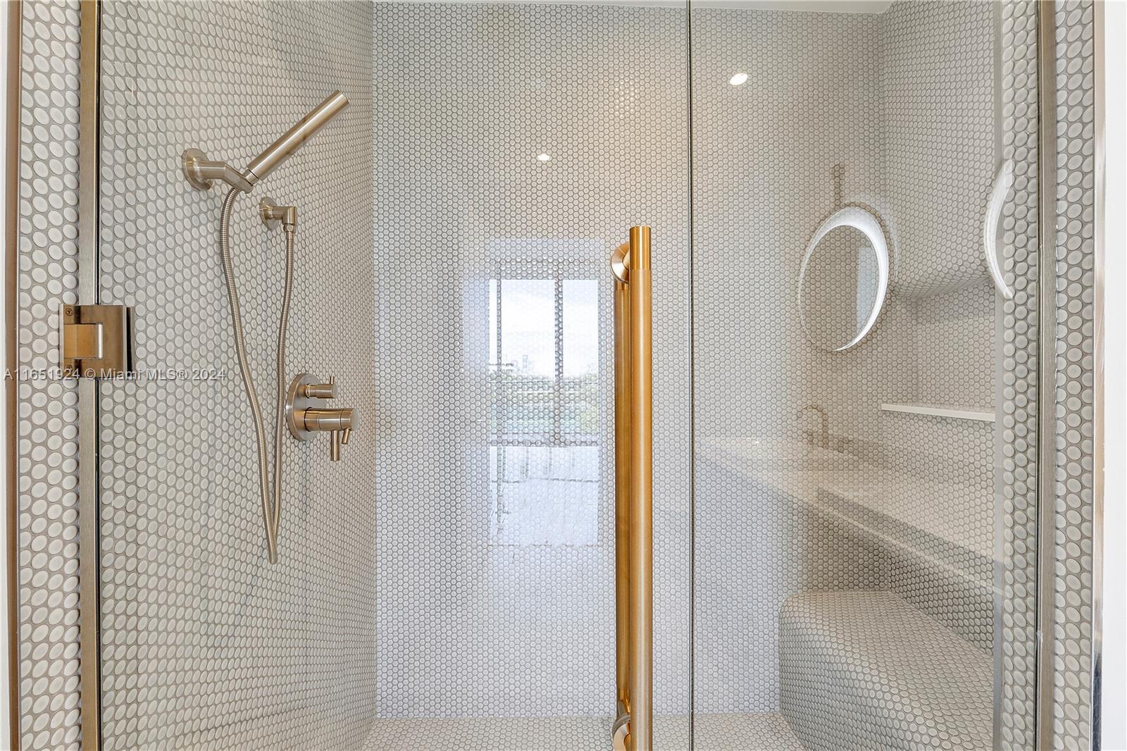 2678 Tigertail Ave # 512