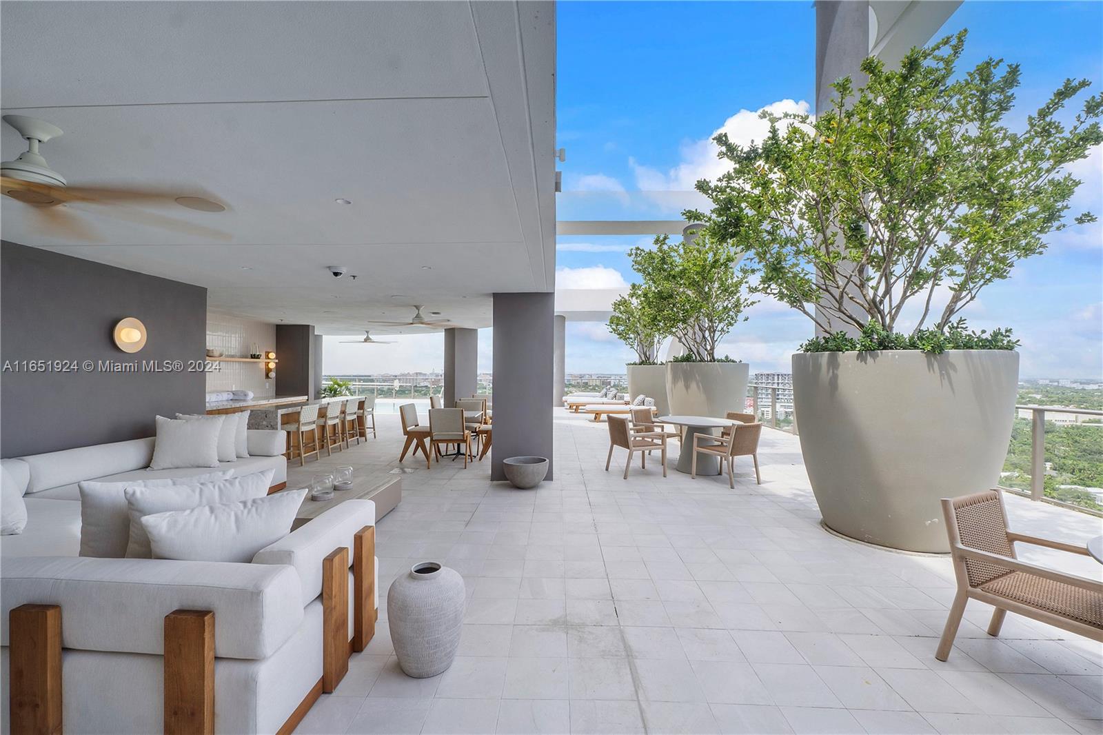 2678 Tigertail Ave # 512