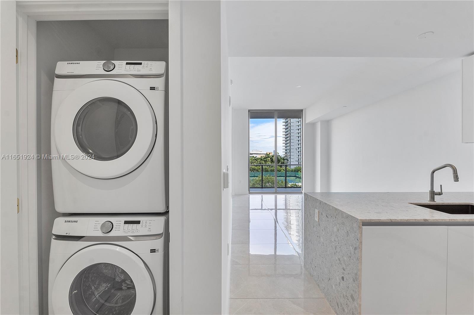 2678 Tigertail Ave # 512