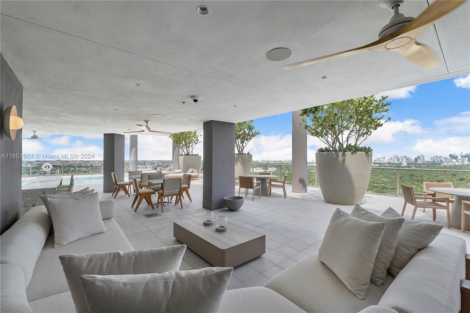 2678 Tigertail Ave # 512