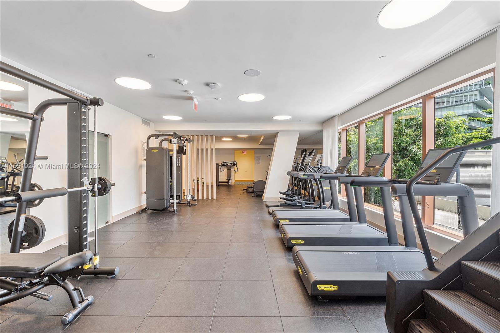 2678 Tigertail Ave # 512