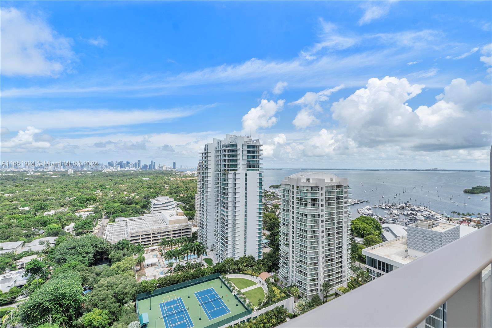 2678 Tigertail Ave # 512