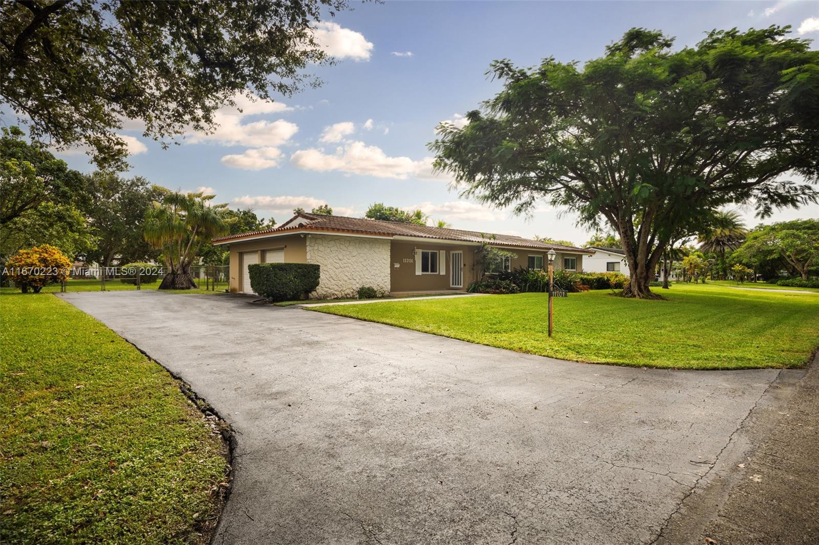 11701 SW 100th Ave