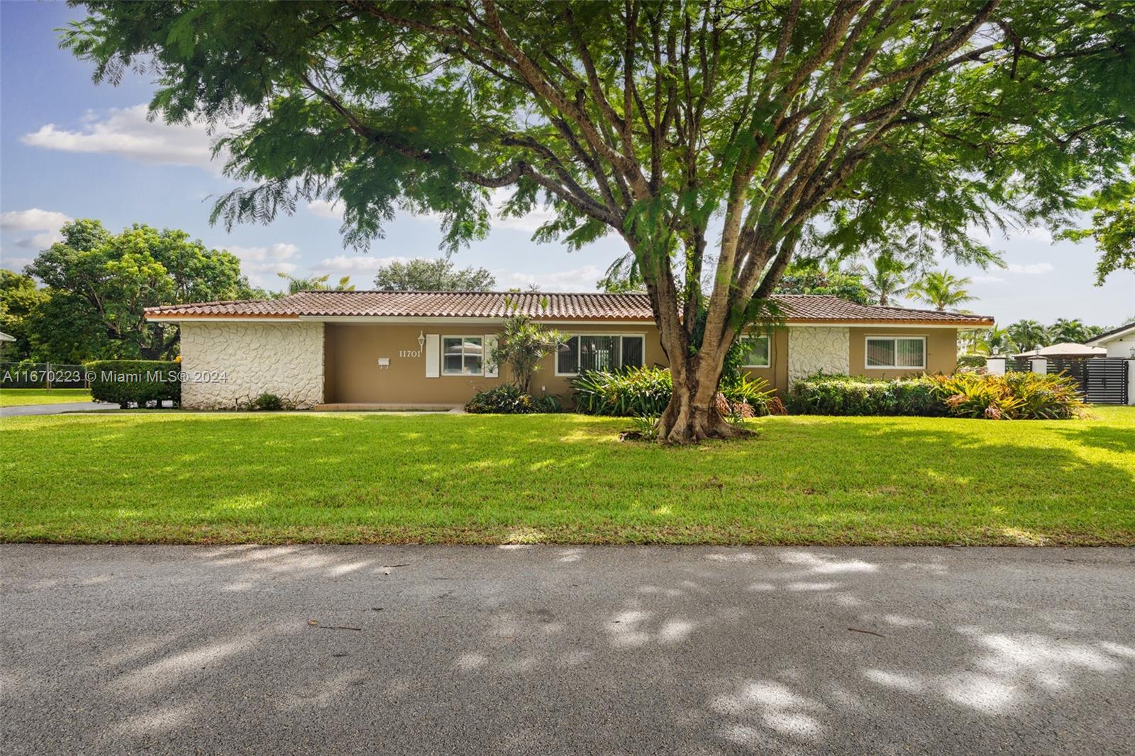 11701 SW 100th Ave