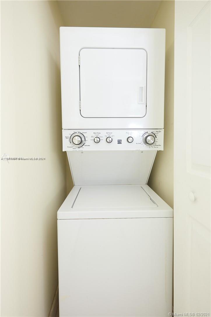 568 NE 66th St # 201