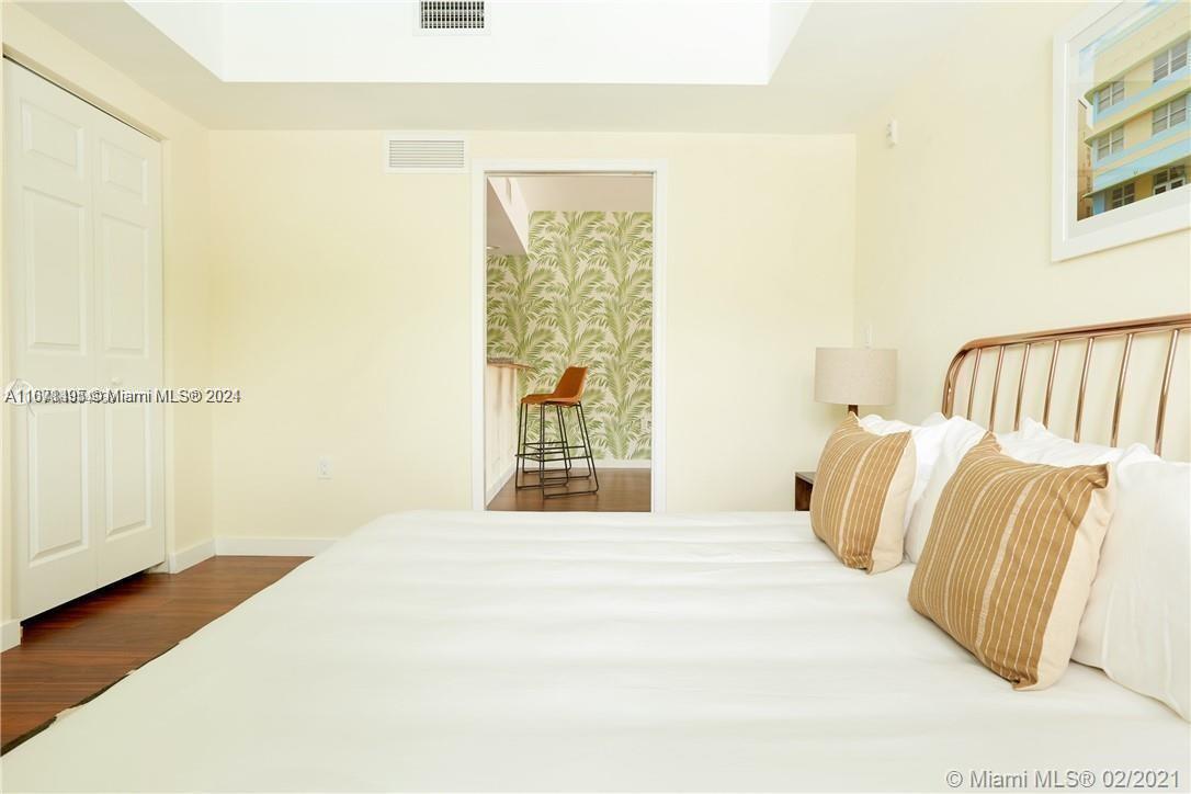 568 NE 66th St # 201