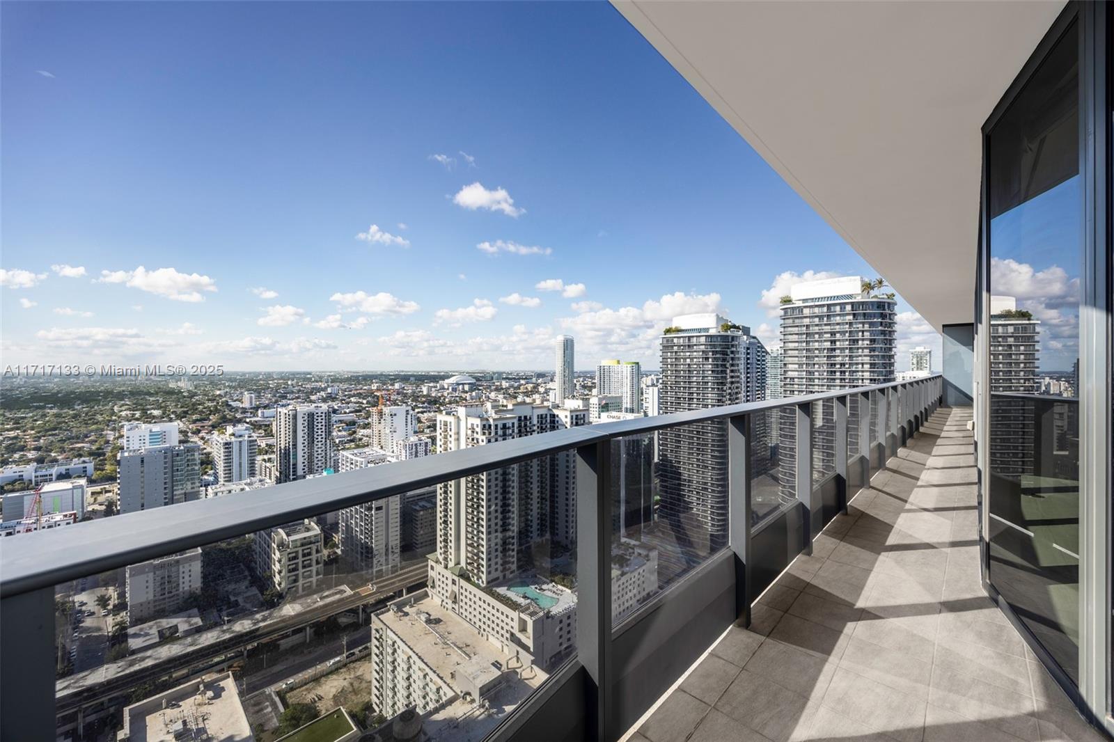 1000 Brickell Plz # 4402