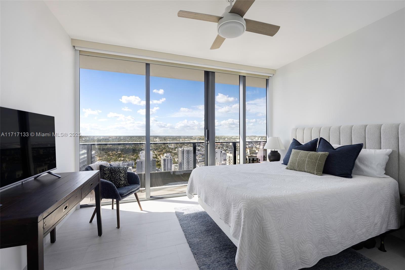 1000 Brickell Plz # 4402