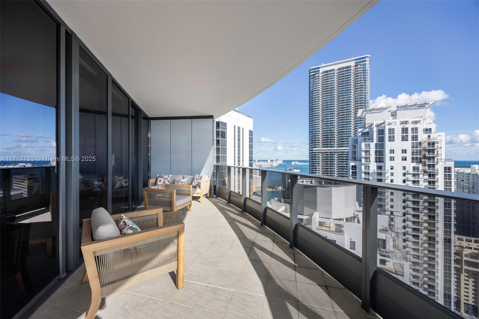 1000 Brickell Plz # 4402