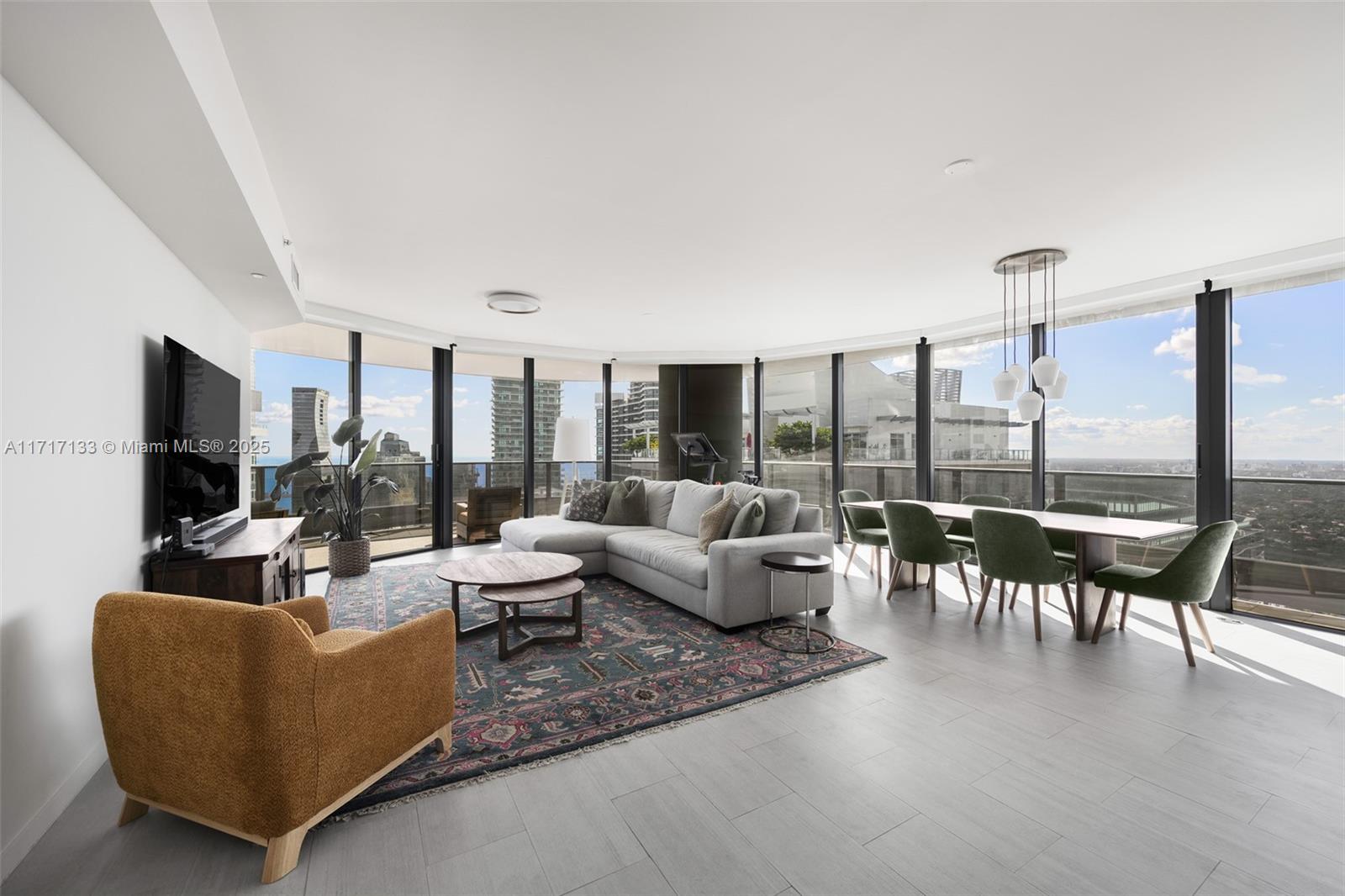 1000 Brickell Plz # 4402