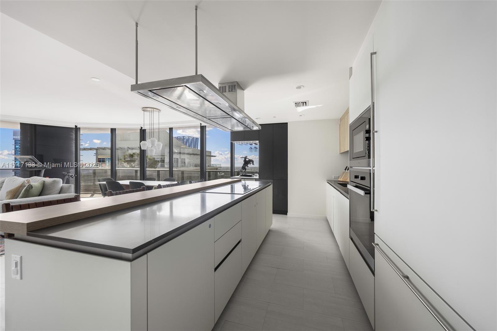1000 Brickell Plz # 4402