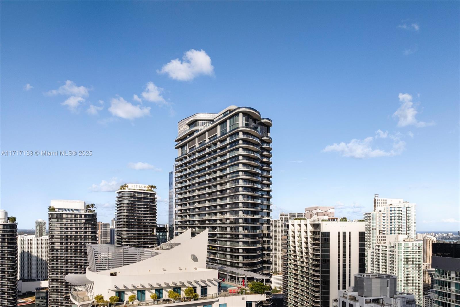 1000 Brickell Plz # 4402
