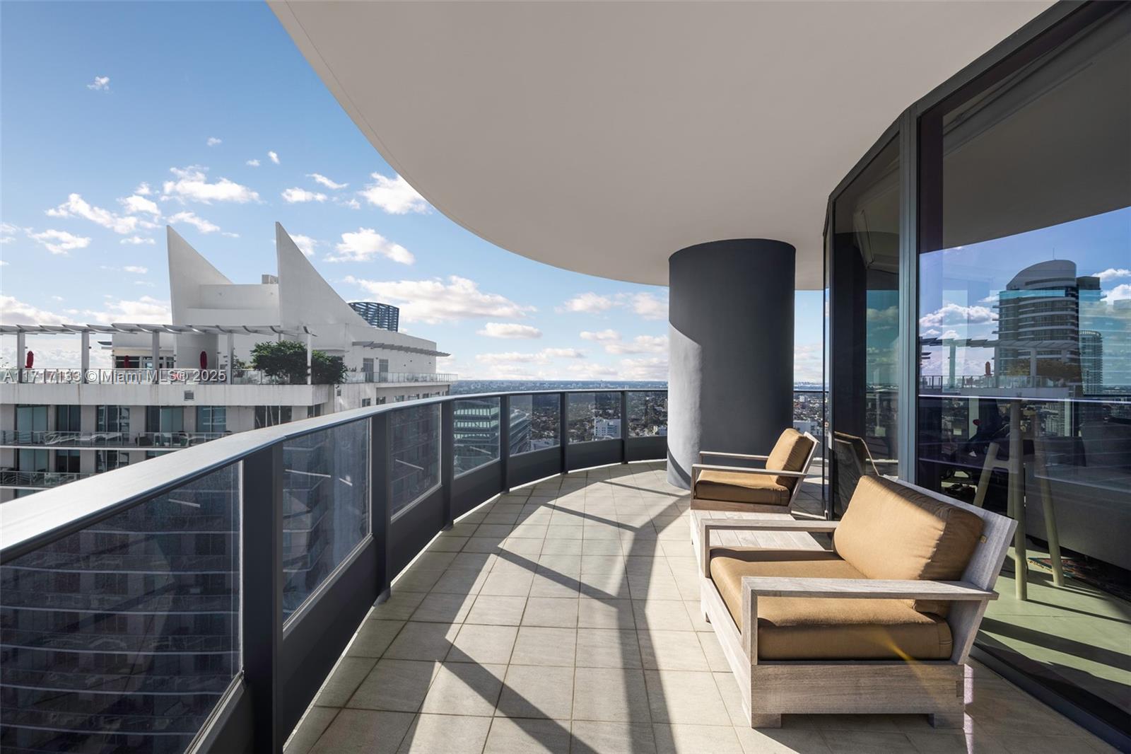 1000 Brickell Plz # 4402